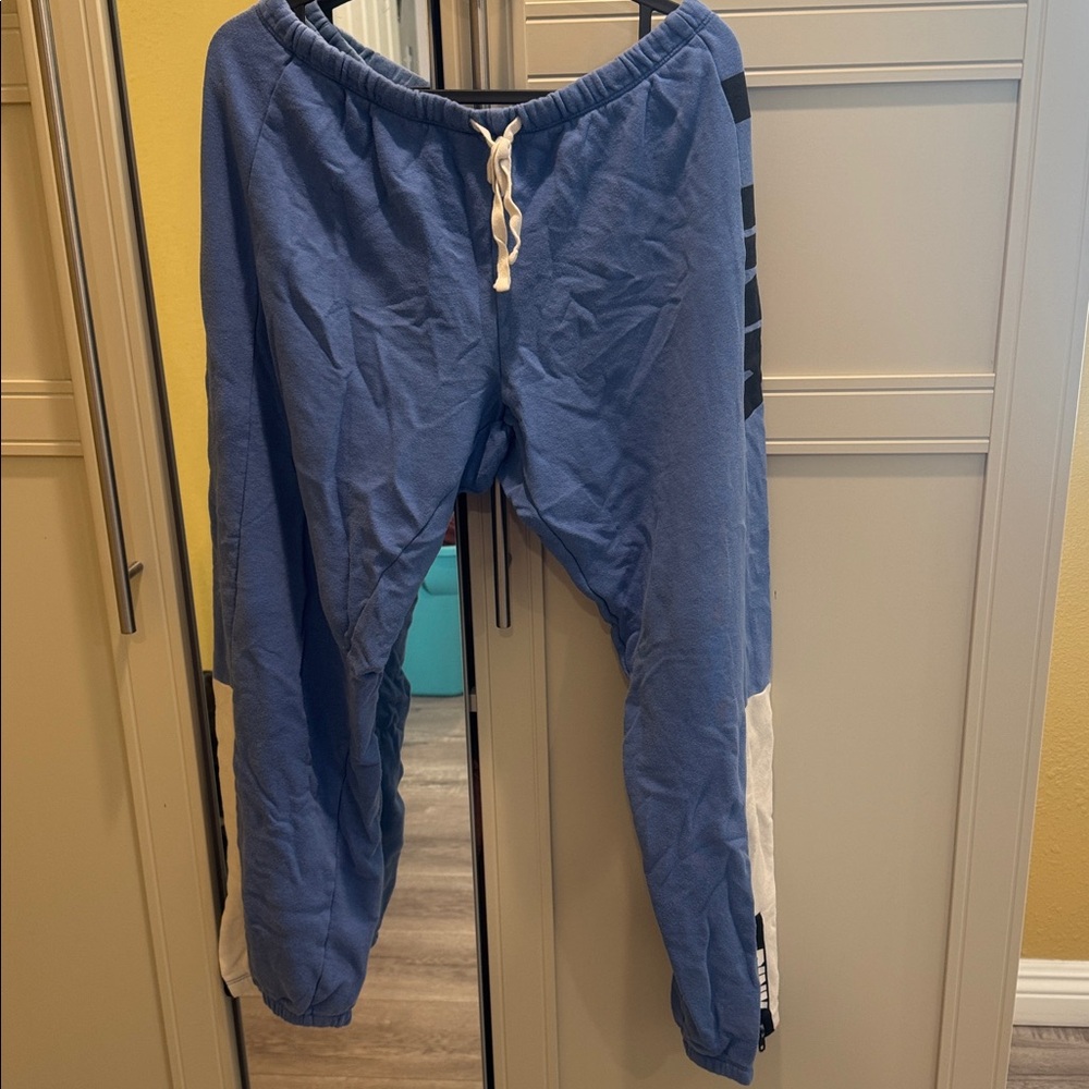 PINK Victoria's Secret Blue Sweatpants/Jogger Pants in Size M